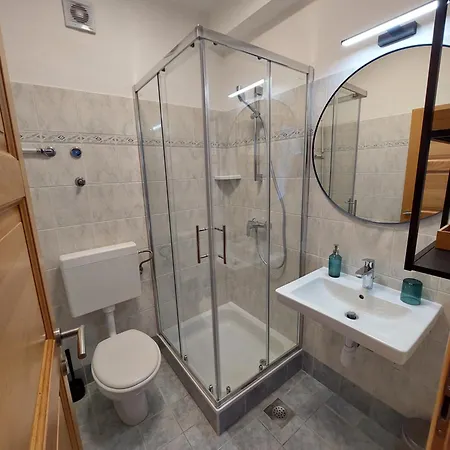 Guest house Luka 2 4*