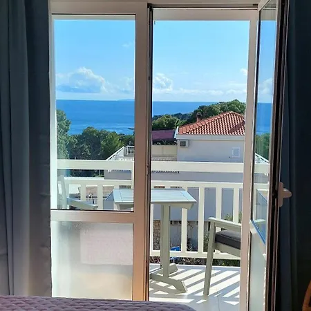 Πανσιόν Luka 2 3*